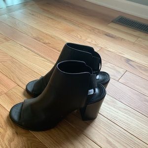 2 for $30 Steve Madden size 10 shoes
